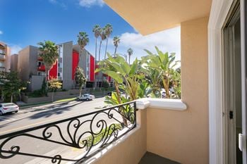 Patio/balcony*